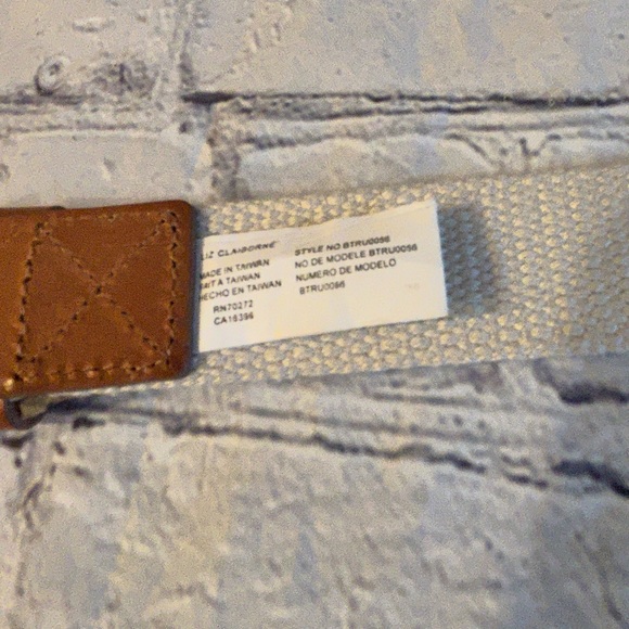 VINTAGE (1999) LIZ CLAIBORNE BEIGE FABRIC/CARMEL LEATHER TRIM BELT SIZE MEDIUM - Picture 7 of 8